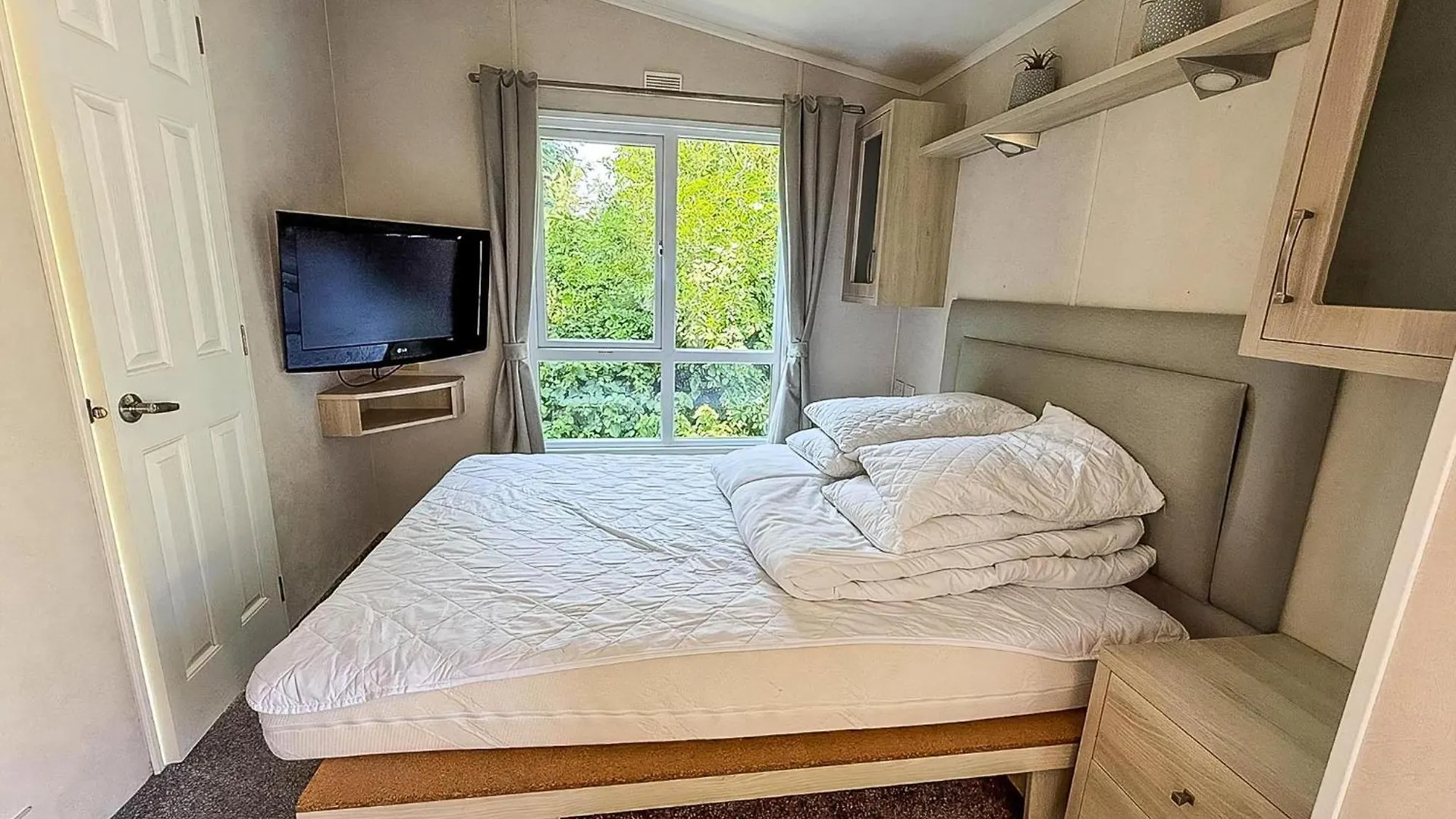 Lovely Wheelchair Friendly Caravan At Skipsea Sands In Yorkshire Ref 41167Wf Barmston 0*,  Reino Unido