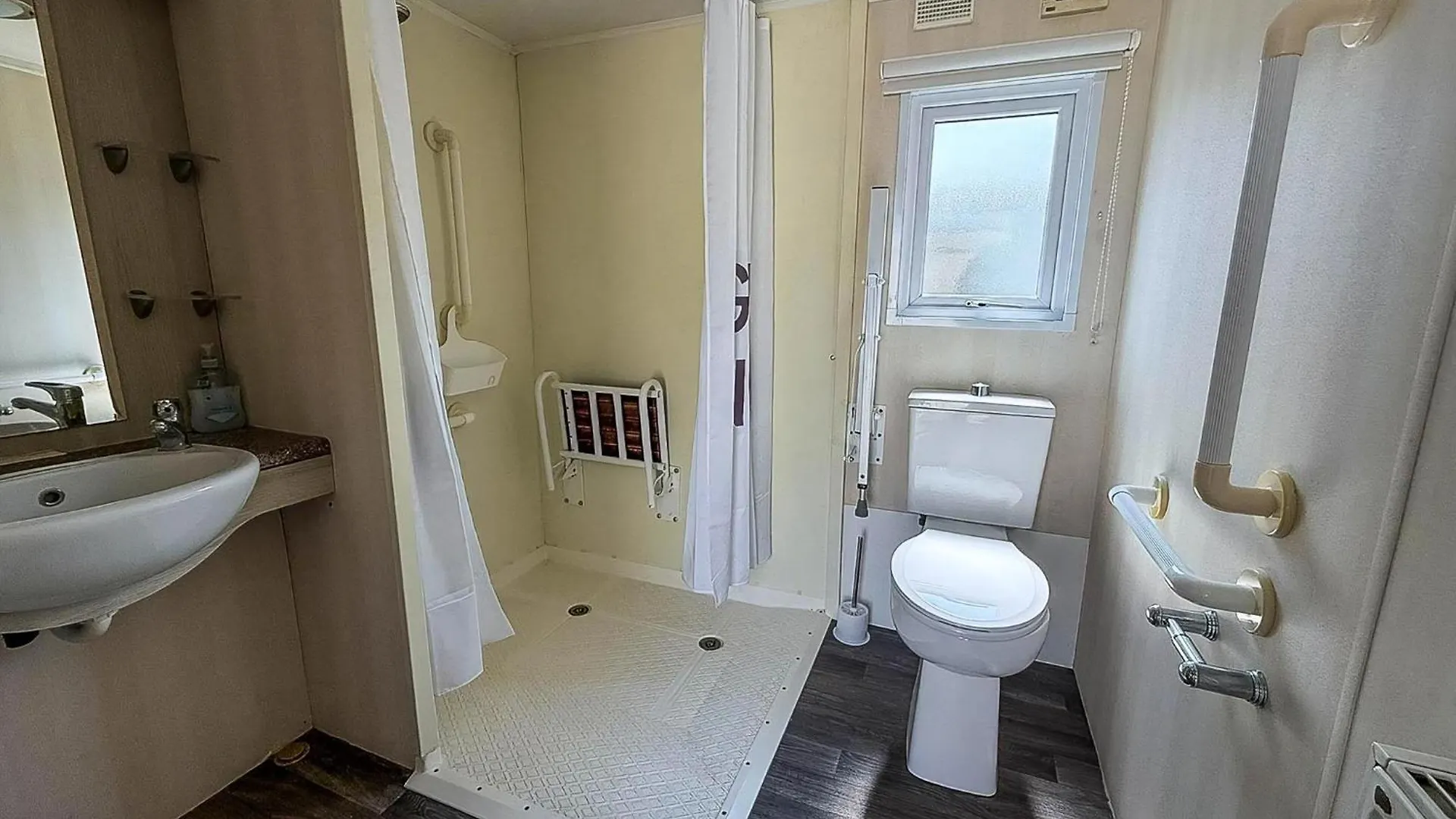 Parque de Campismo Lovely Wheelchair Friendly Caravan At Skipsea Sands In Yorkshire Ref 41167Wf Barmston Reino Unido