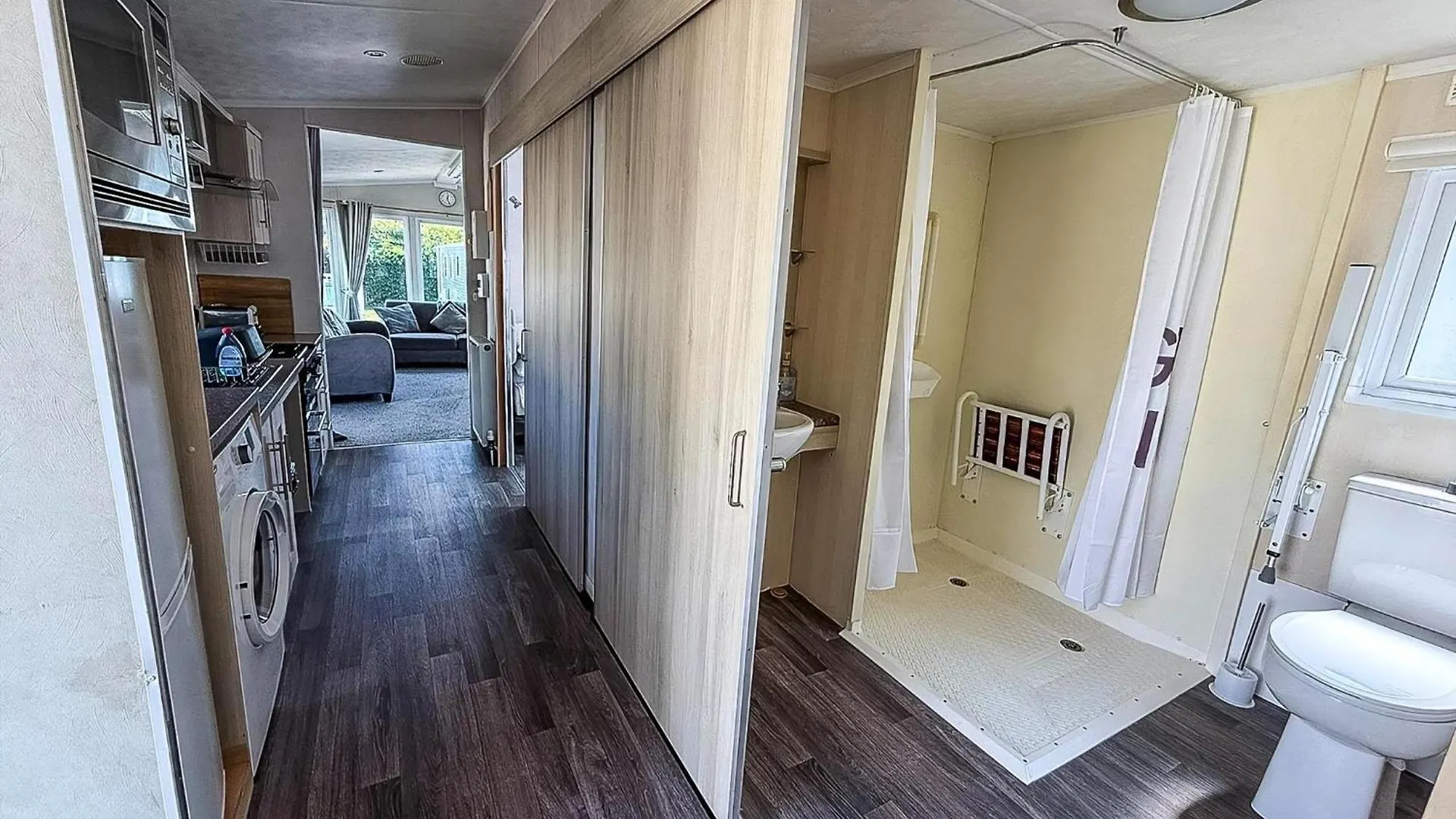 Campeggio Lovely Wheelchair Friendly Caravan At Skipsea Sands In Yorkshire Ref 41167Wf Barmston